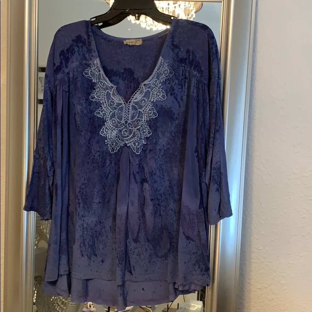 Women’s Plus Top